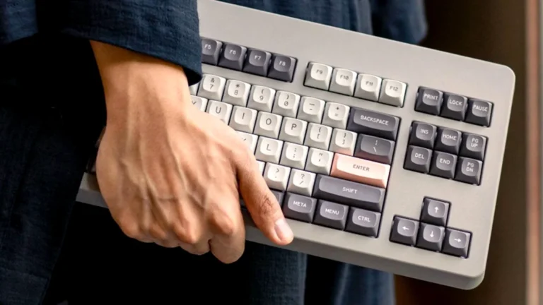 $8,000 Keyboard Solves Rattle: Deconstructing the Norbauer Seneca.