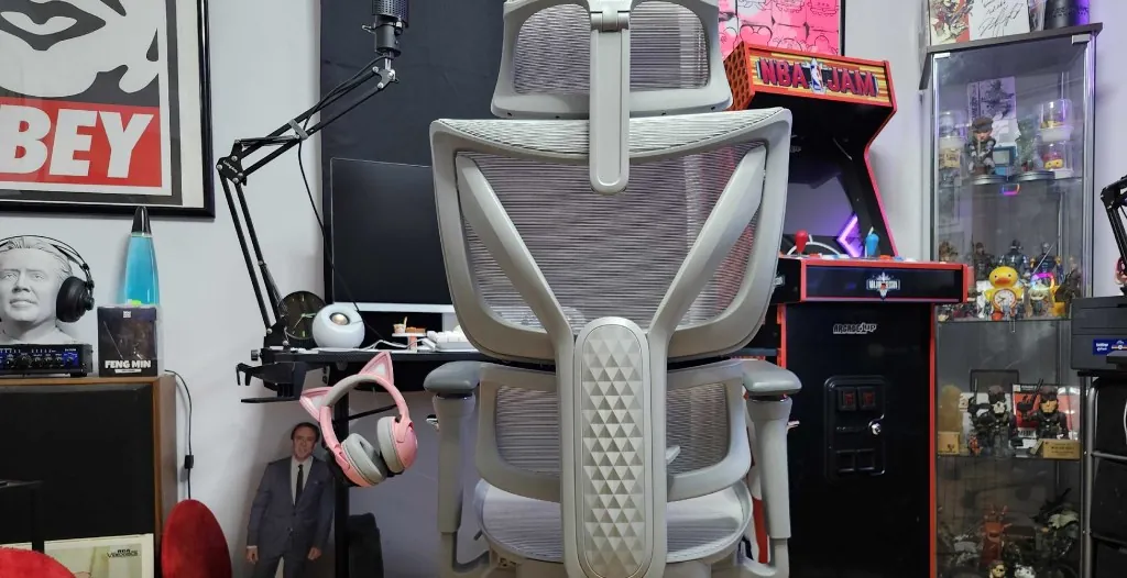 Back of C7 Max Ergonomic Chair