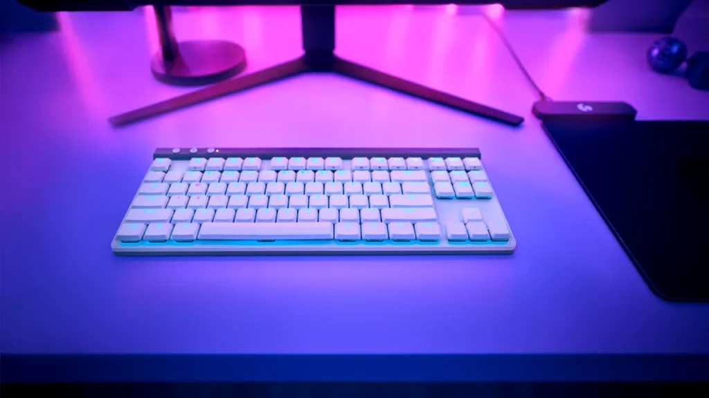 Minimalist white variant