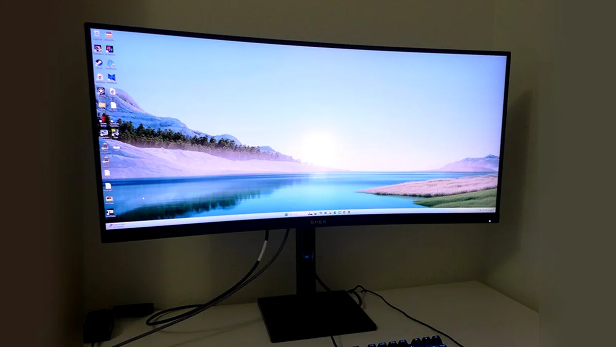 Stop Overpaying for OLED: The HP Omen 34c G2 is the HDR Steal of 2025