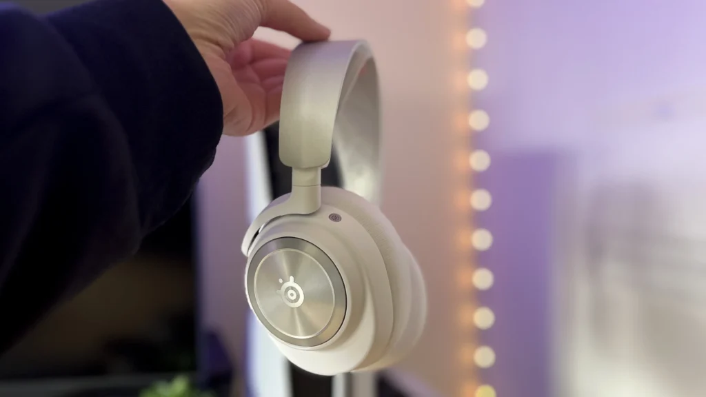 SteelSeries Arctis Nova Pro Wireless in white